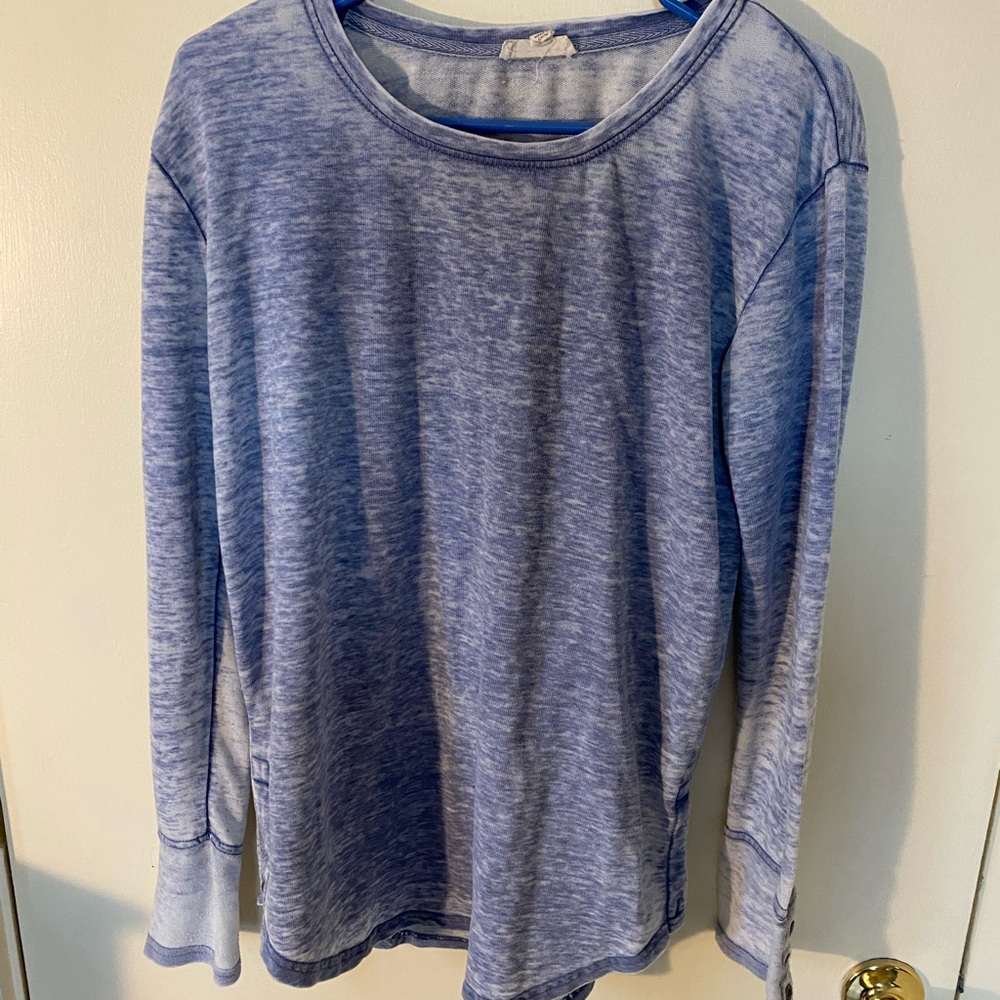 Blue size medium blouse. Great for casual wear.